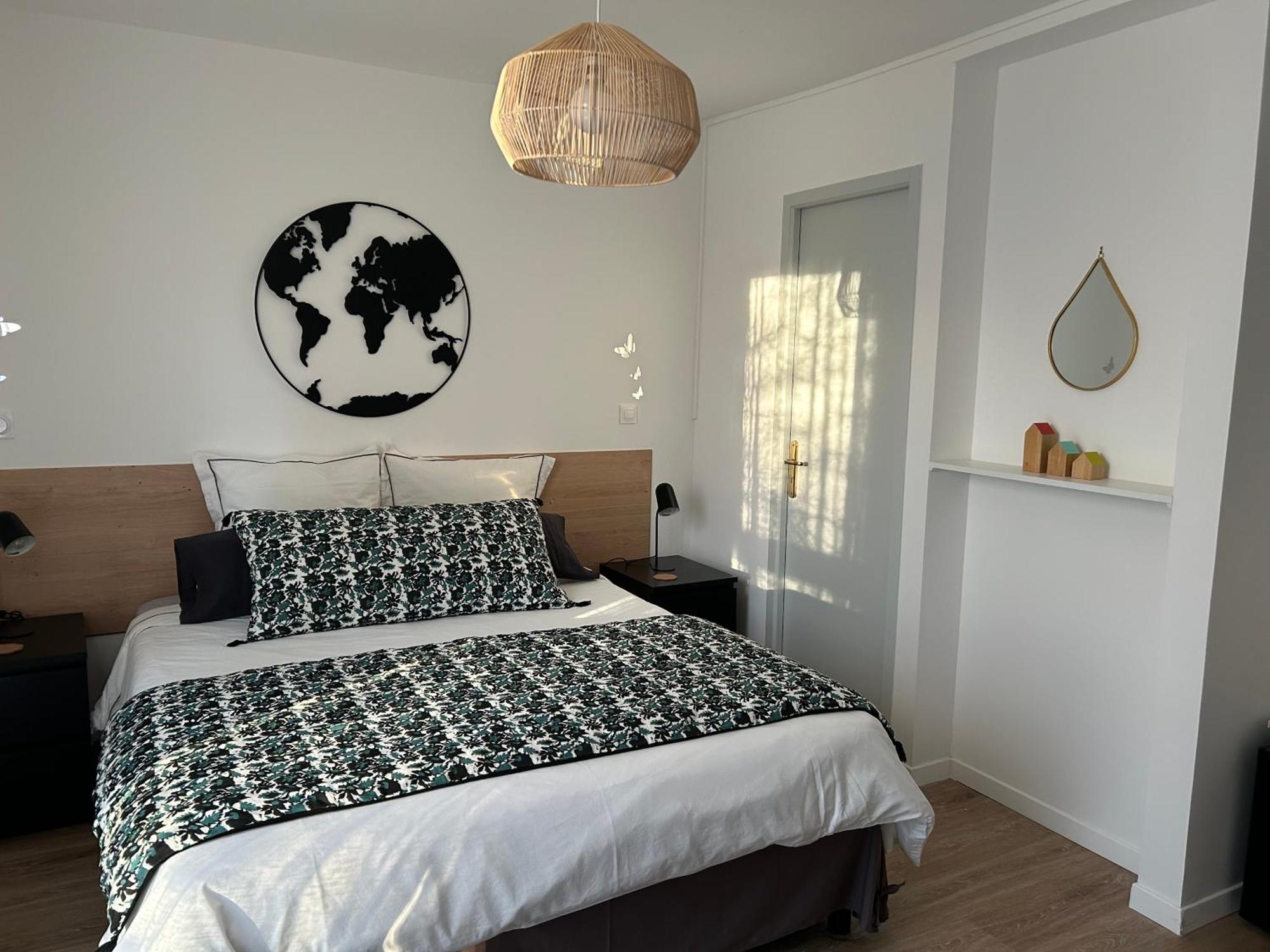 Arc En Ciel Du Mont Bed & Breakfast Pontorson Bagian luar foto